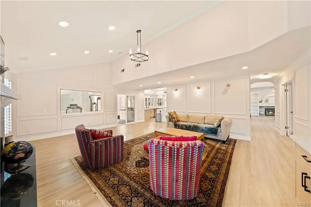 4751 Glen Ivy La Verne, CA 91750