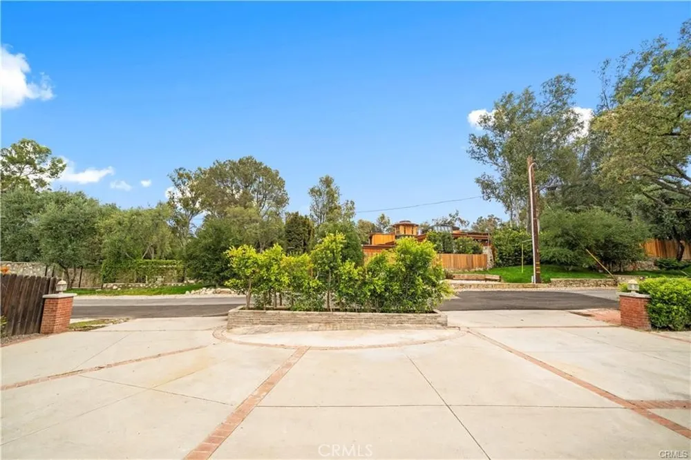 4751 Glen Ivy La Verne, CA 91750