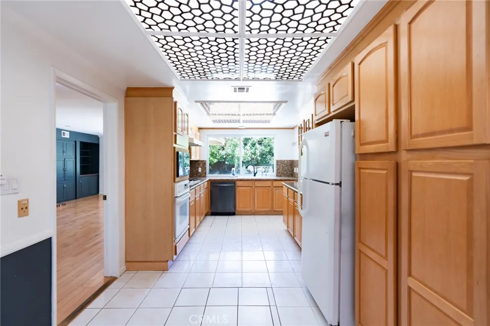 333 W Wistaria Avenue Arcadia, CA 91007
