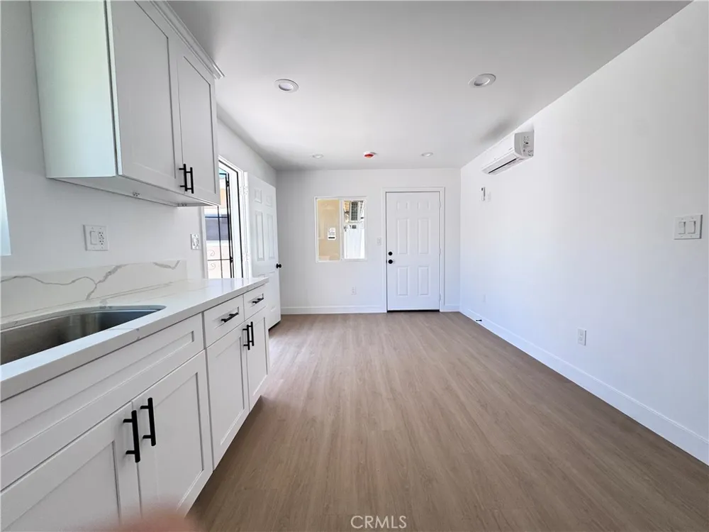 2218 Continental Avenue South El Monte, CA 91733