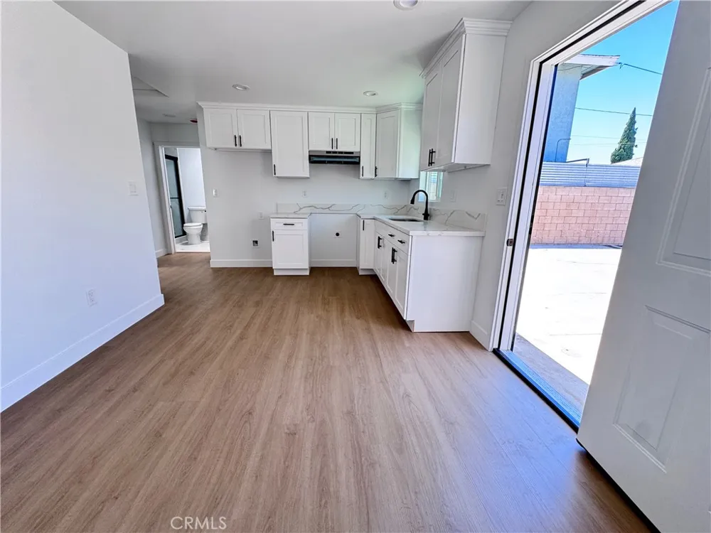 2218 Continental Avenue South El Monte, CA 91733
