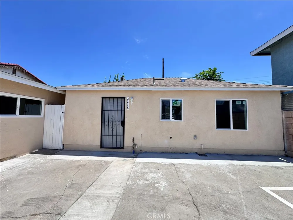 2218 Continental Avenue South El Monte, CA 91733