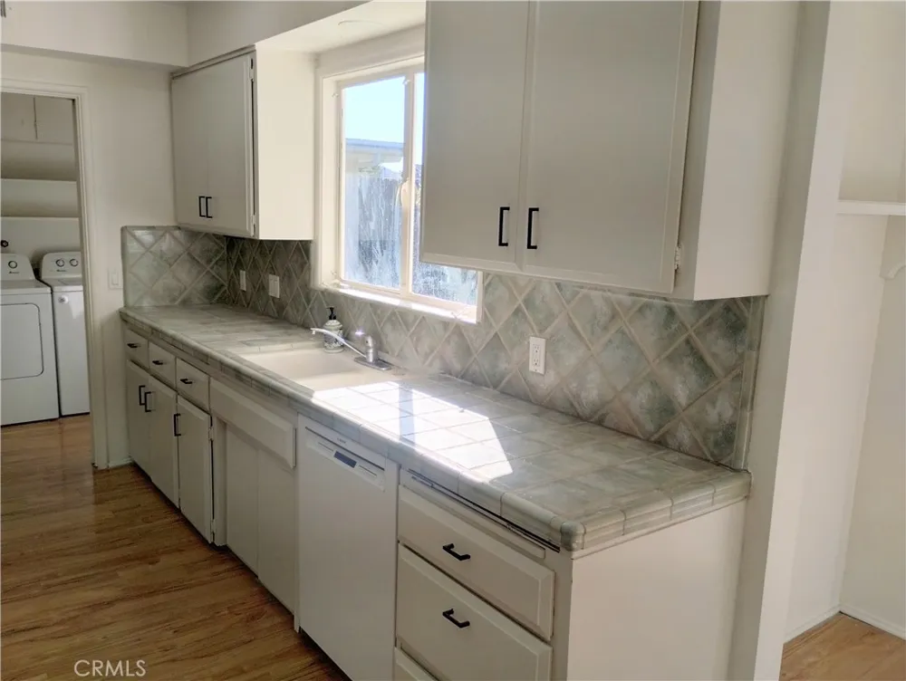 374 Grand Monrovia, CA 91016