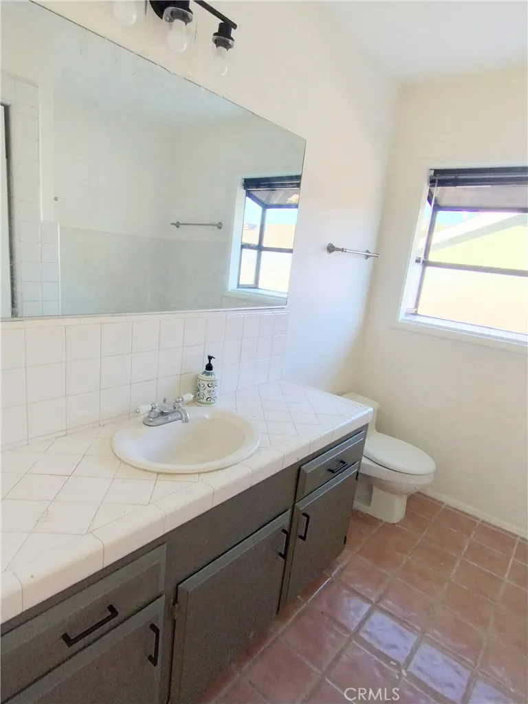 374 Grand Monrovia, CA 91016