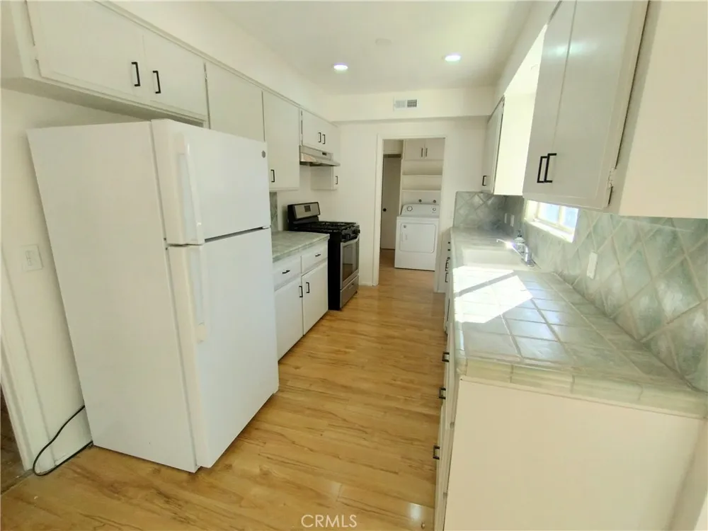 374 Grand Monrovia, CA 91016