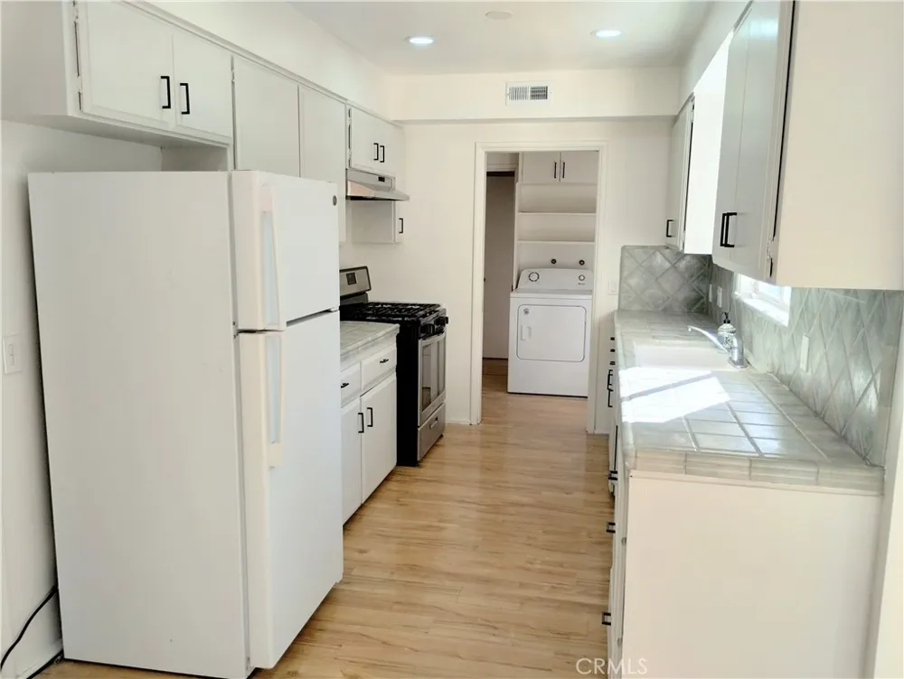 374 Grand Monrovia, CA 91016