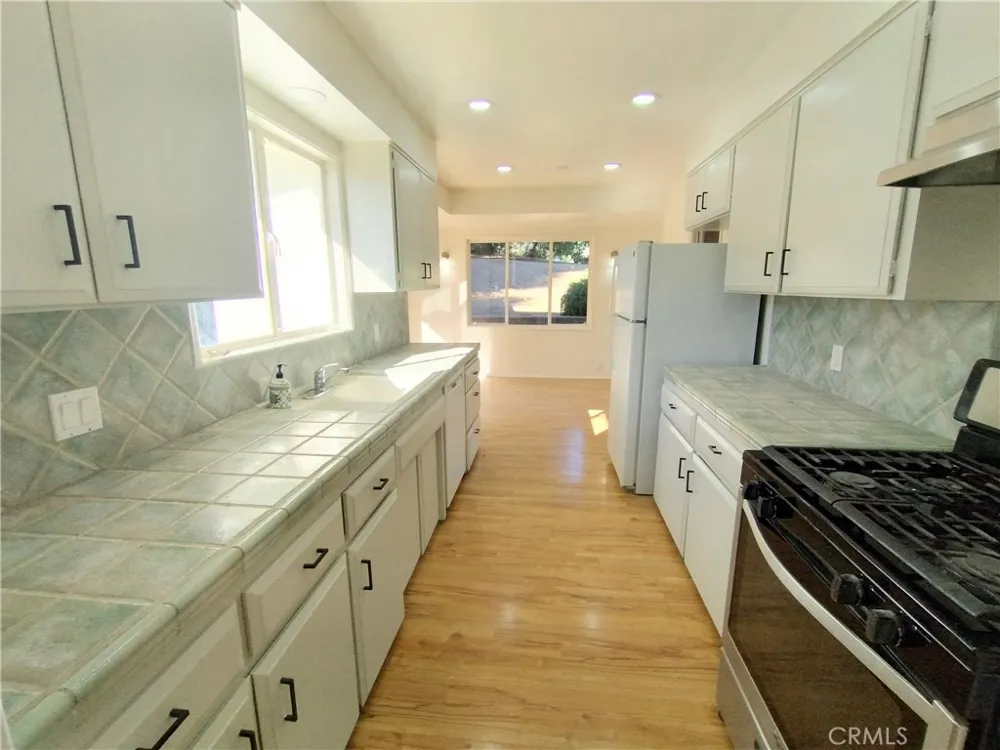 374 Grand Monrovia, CA 91016
