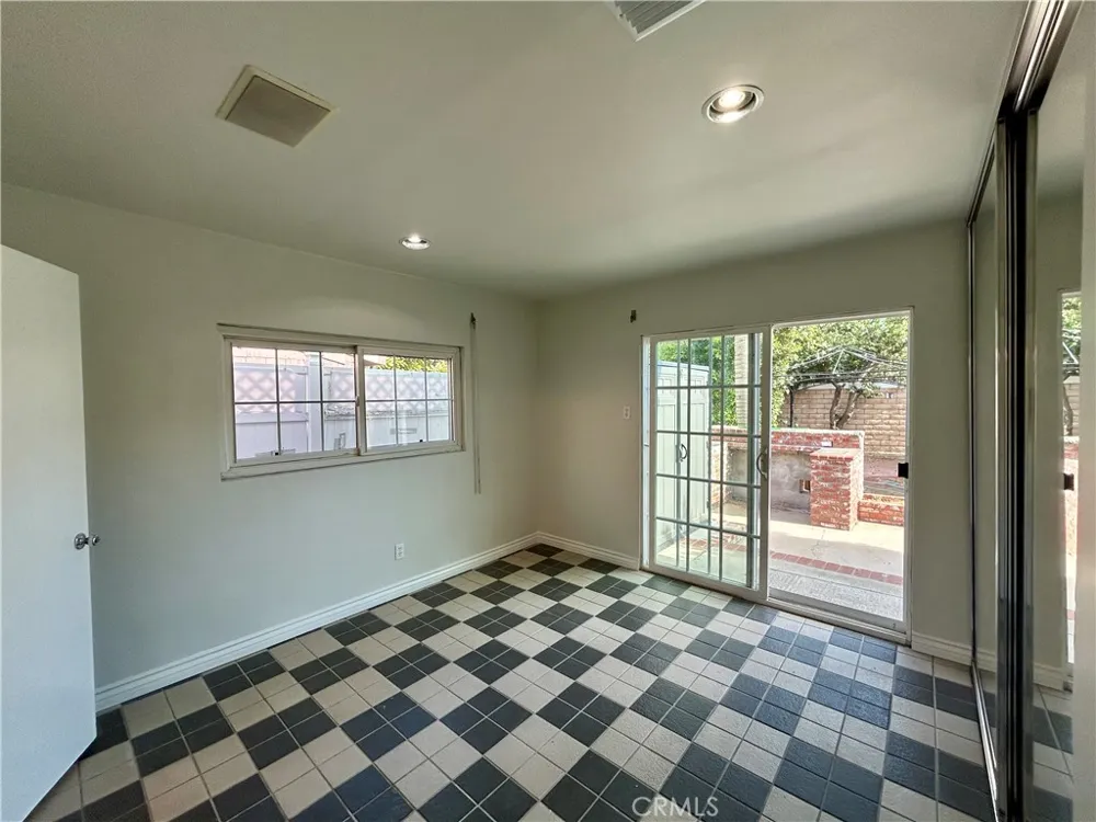 3132 Estado Street Pasadena, CA 91107
