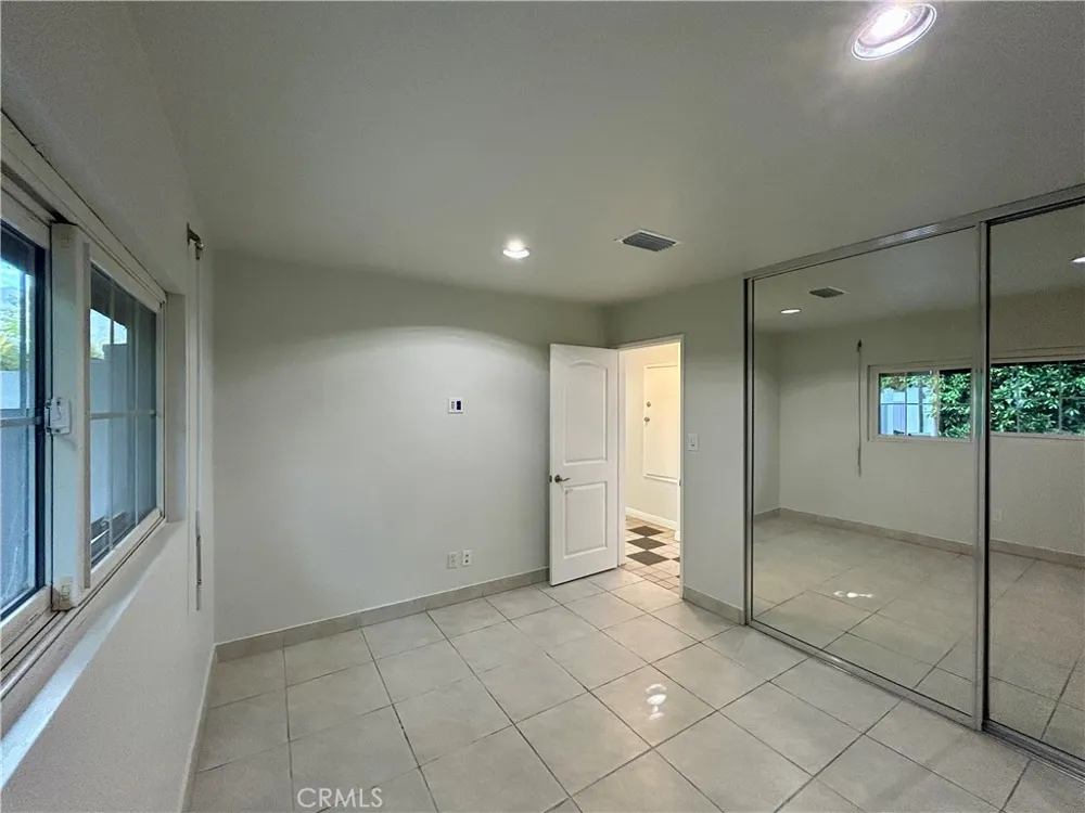 3132 Estado Street Pasadena, CA 91107
