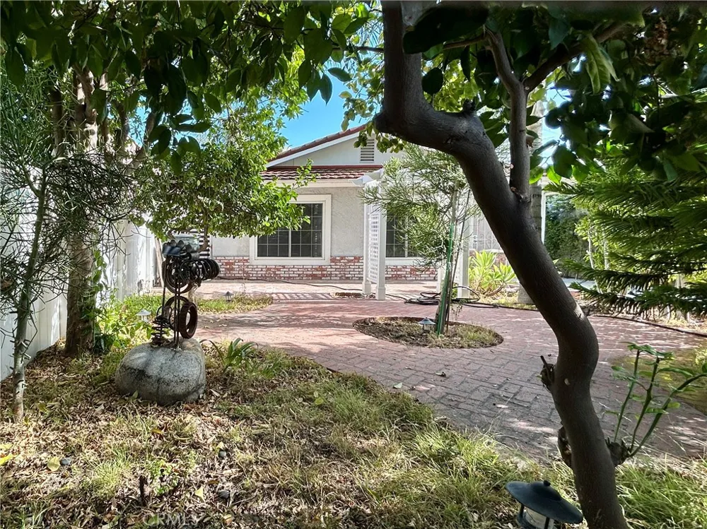 3132 Estado Street Pasadena, CA 91107