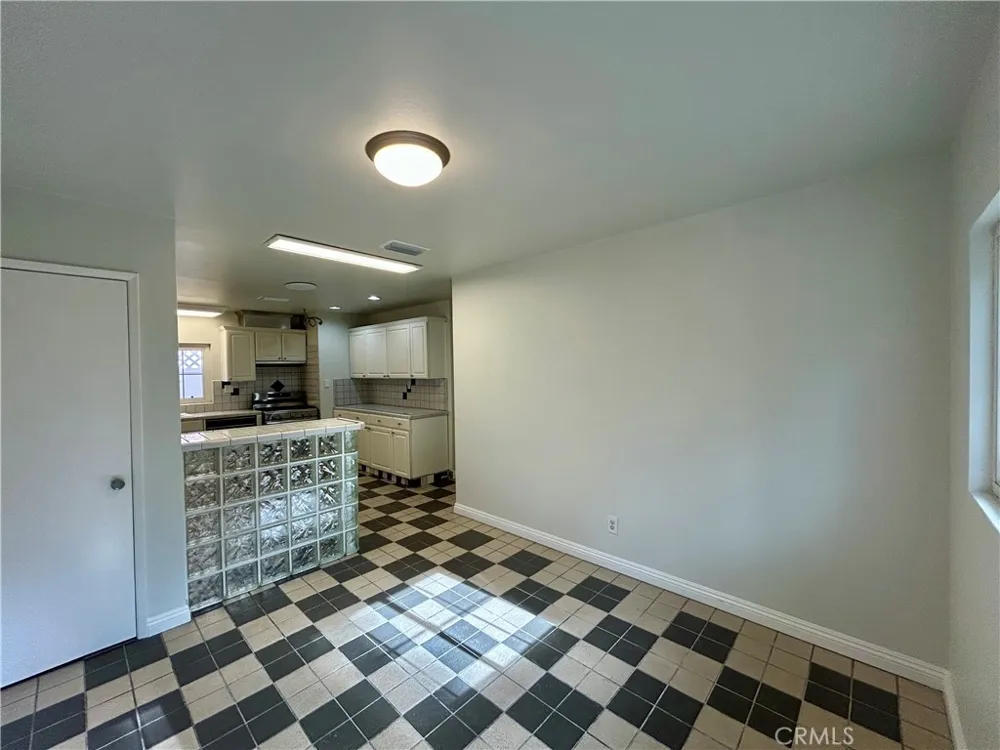 3132 Estado Street Pasadena, CA 91107