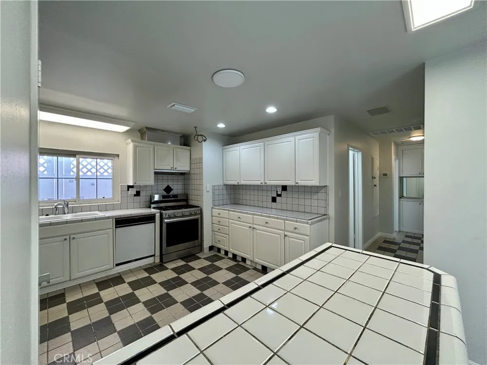 3132 Estado Street Pasadena, CA 91107