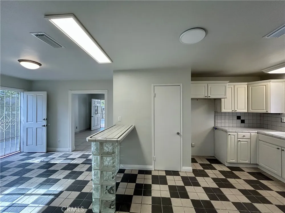 3132 Estado Street Pasadena, CA 91107