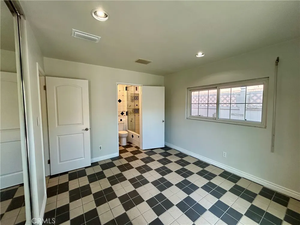 3132 Estado Street Pasadena, CA 91107