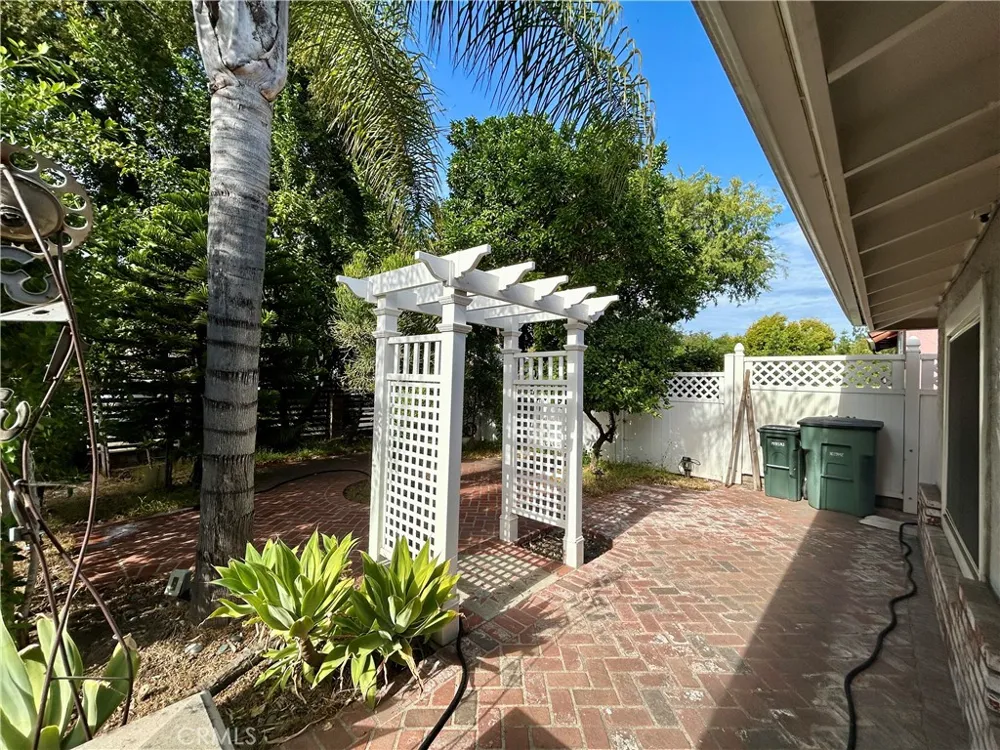 3132 Estado Street Pasadena, CA 91107