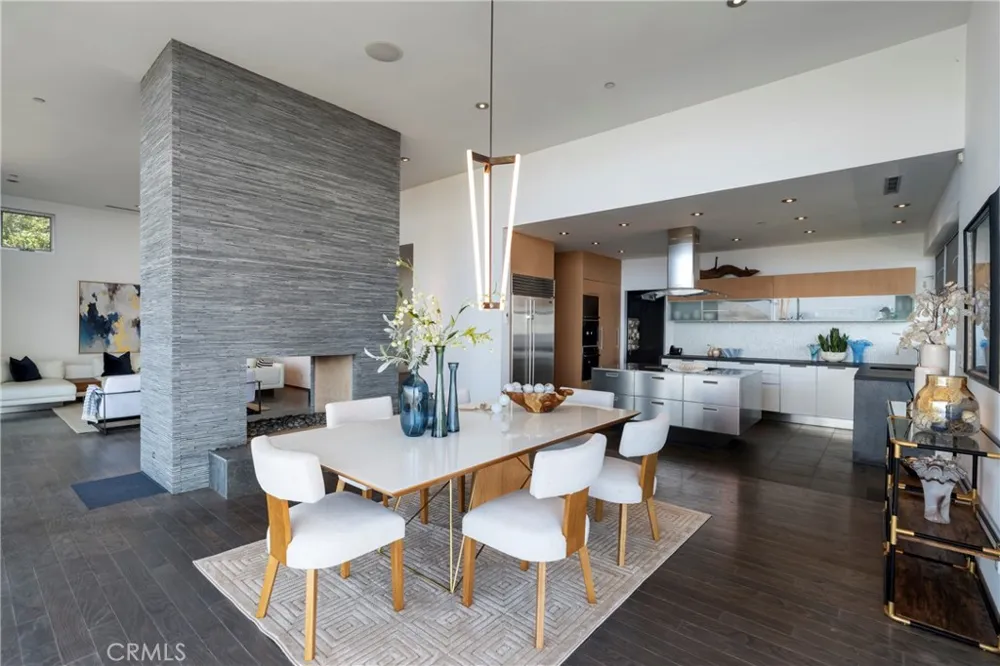 21826 Castlewood Drive Malibu, CA 90265