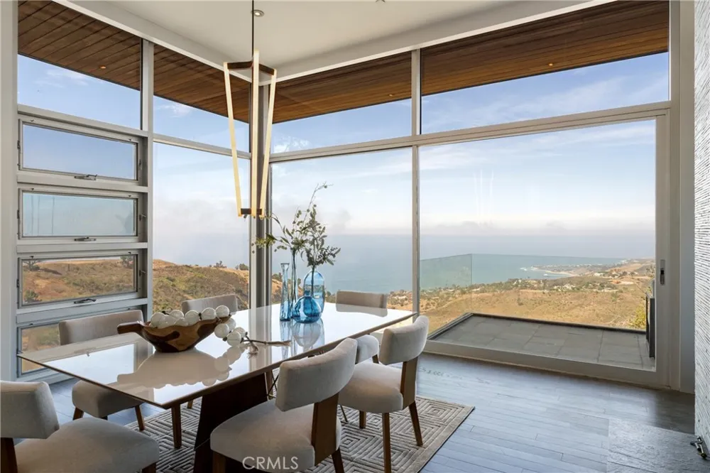 21826 Castlewood Drive Malibu, CA 90265