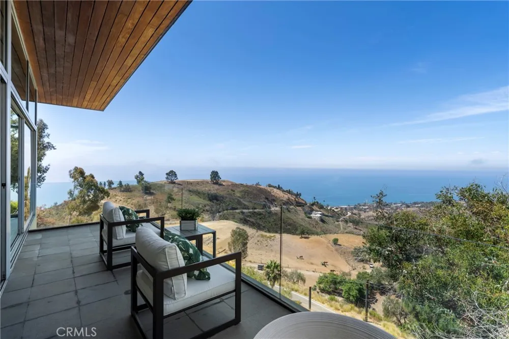 21826 Castlewood Drive Malibu, CA 90265