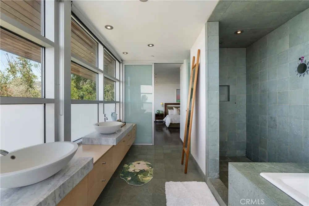 21826 Castlewood Drive Malibu, CA 90265