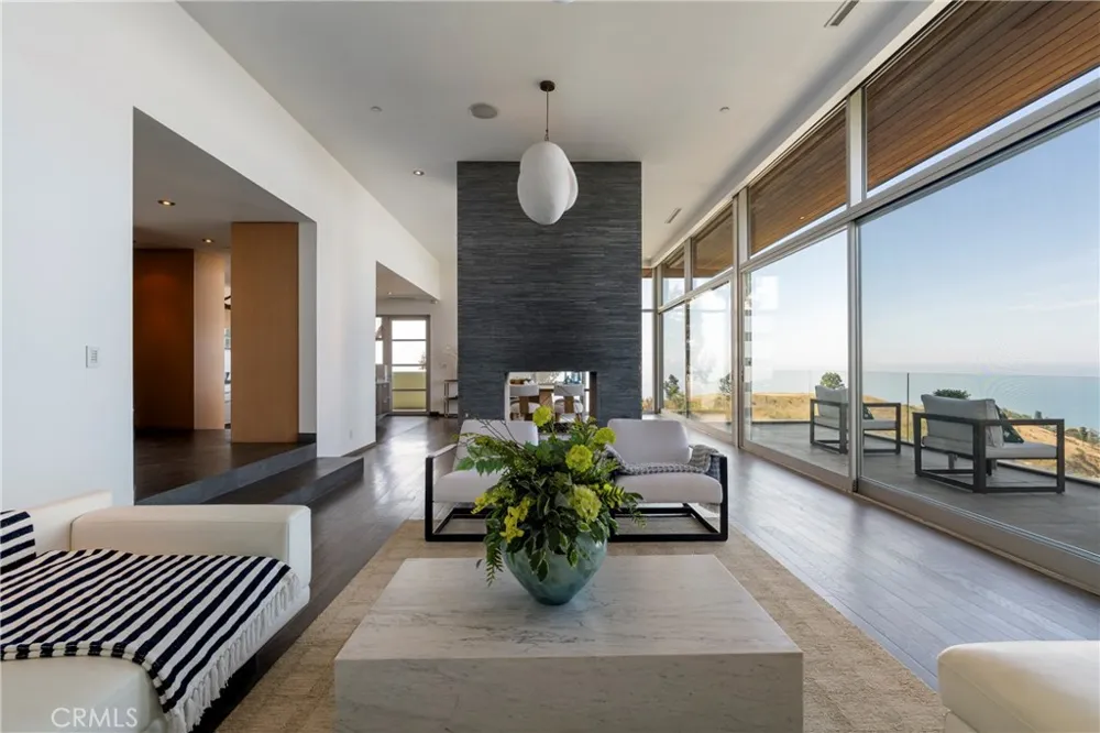 21826 Castlewood Drive Malibu, CA 90265