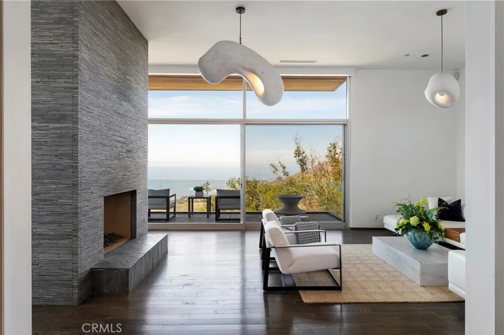 21826 Castlewood Drive Malibu, CA 90265