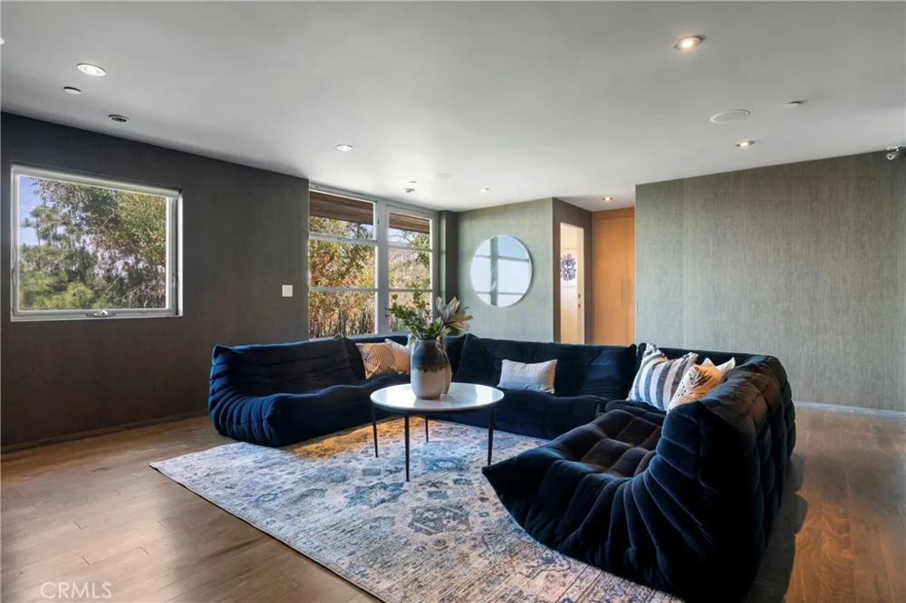 21826 Castlewood Drive Malibu, CA 90265