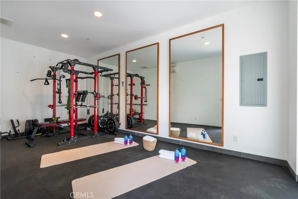 21826 Castlewood Drive Malibu, CA 90265