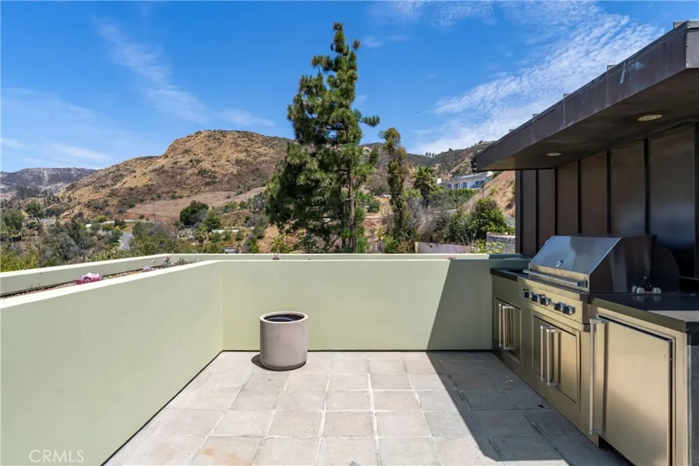 21826 Castlewood Drive Malibu, CA 90265