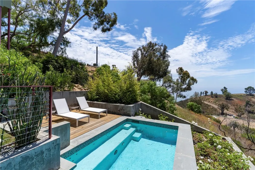 21826 Castlewood Drive Malibu, CA 90265