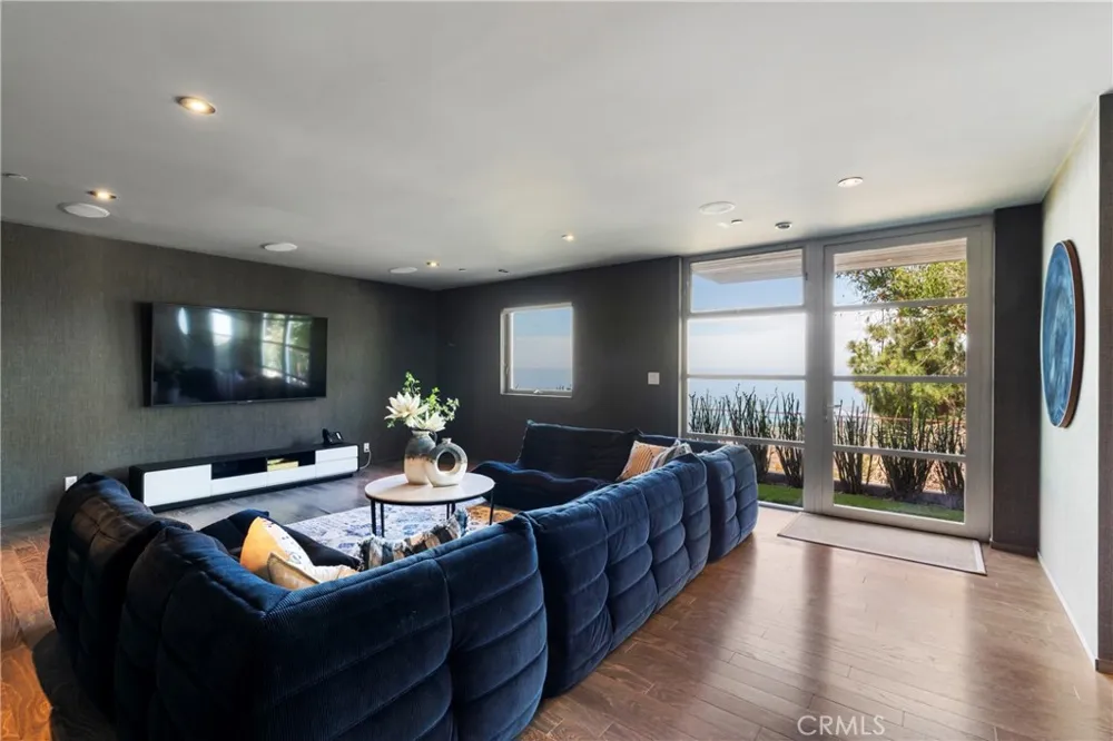 21826 Castlewood Drive Malibu, CA 90265