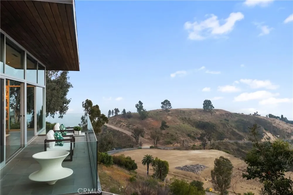 21826 Castlewood Drive Malibu, CA 90265