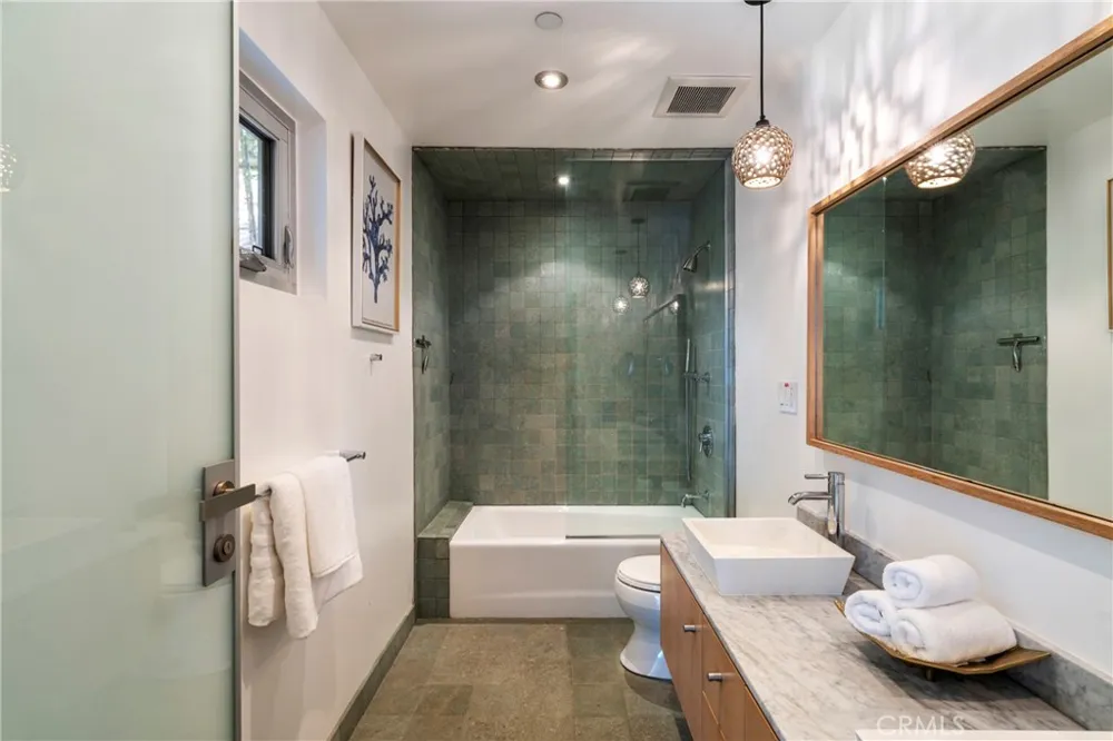 21826 Castlewood Drive Malibu, CA 90265