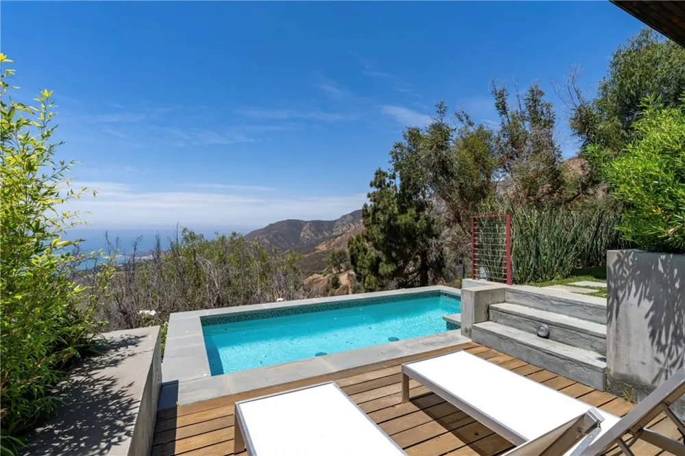 21826 Castlewood Drive Malibu, CA 90265
