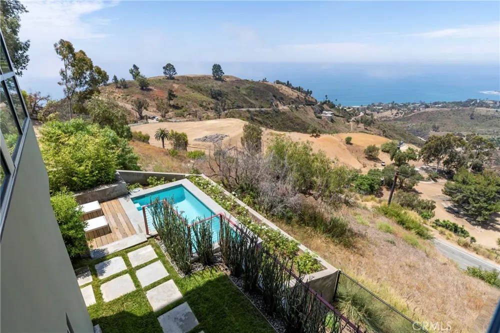 21826 Castlewood Drive Malibu, CA 90265