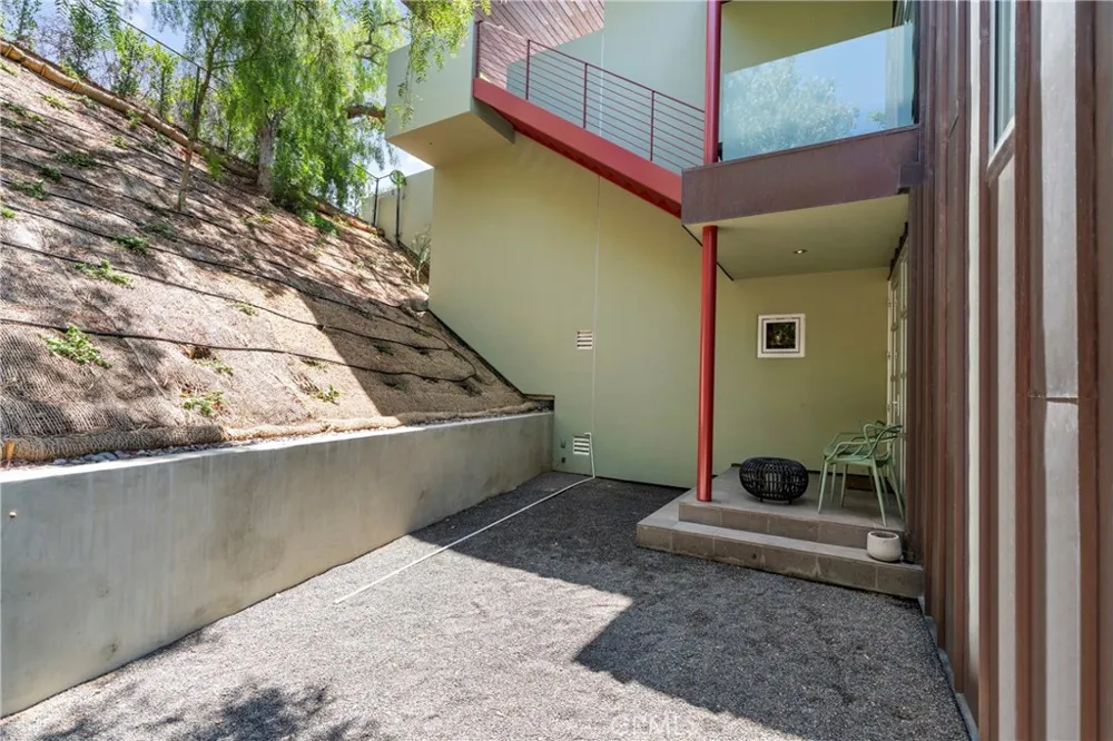 21826 Castlewood Drive Malibu, CA 90265