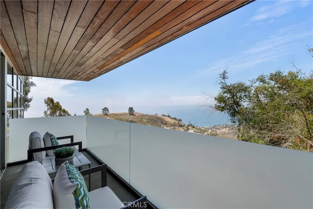 21826 Castlewood Drive Malibu, CA 90265
