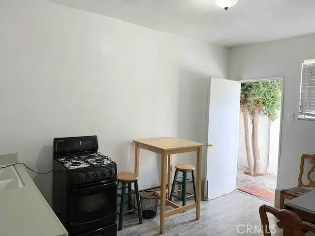 3354 Virginia Avenue Santa Monica, CA 90404