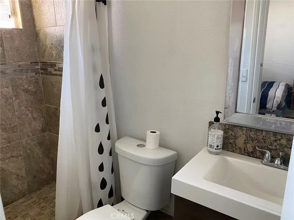3354 Virginia Avenue Santa Monica, CA 90404