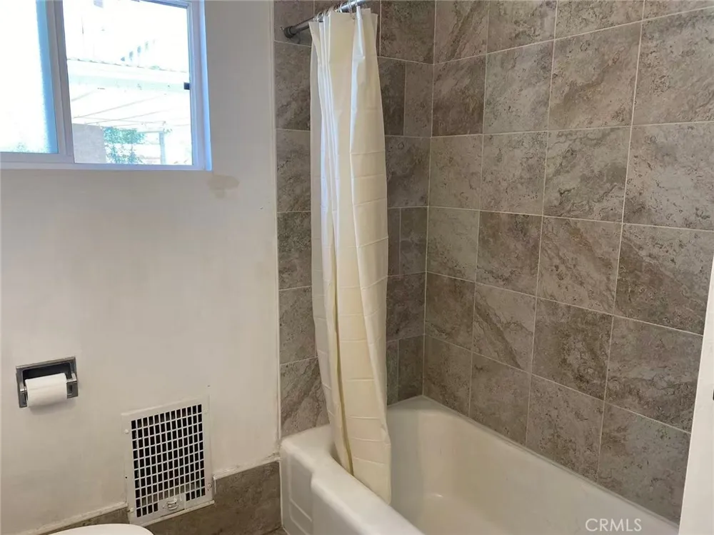 3354 Virginia Avenue Santa Monica, CA 90404