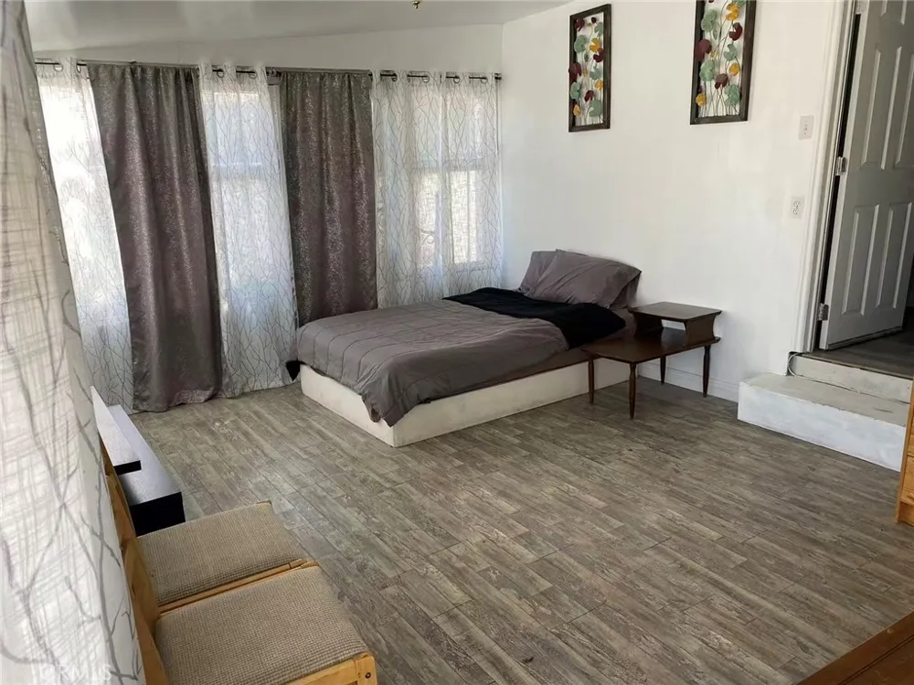 3354 Virginia Avenue Santa Monica, CA 90404