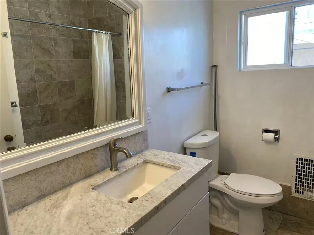 3354 Virginia Avenue Santa Monica, CA 90404