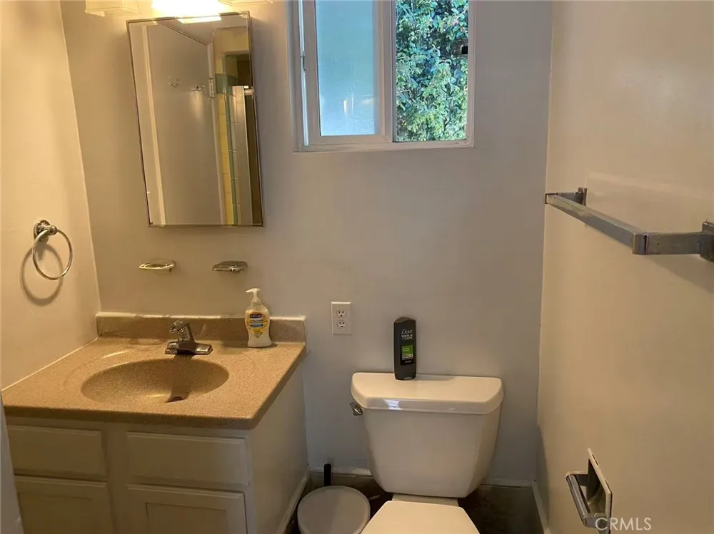 3354 Virginia Avenue Santa Monica, CA 90404