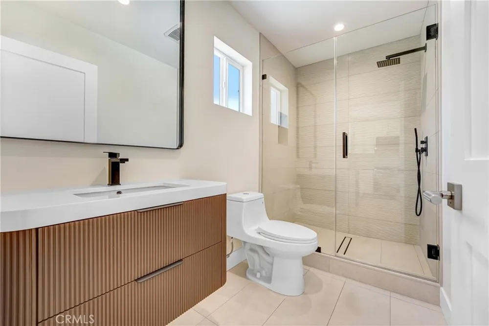 6722 Katherine Ave Van Nuys, CA 91405