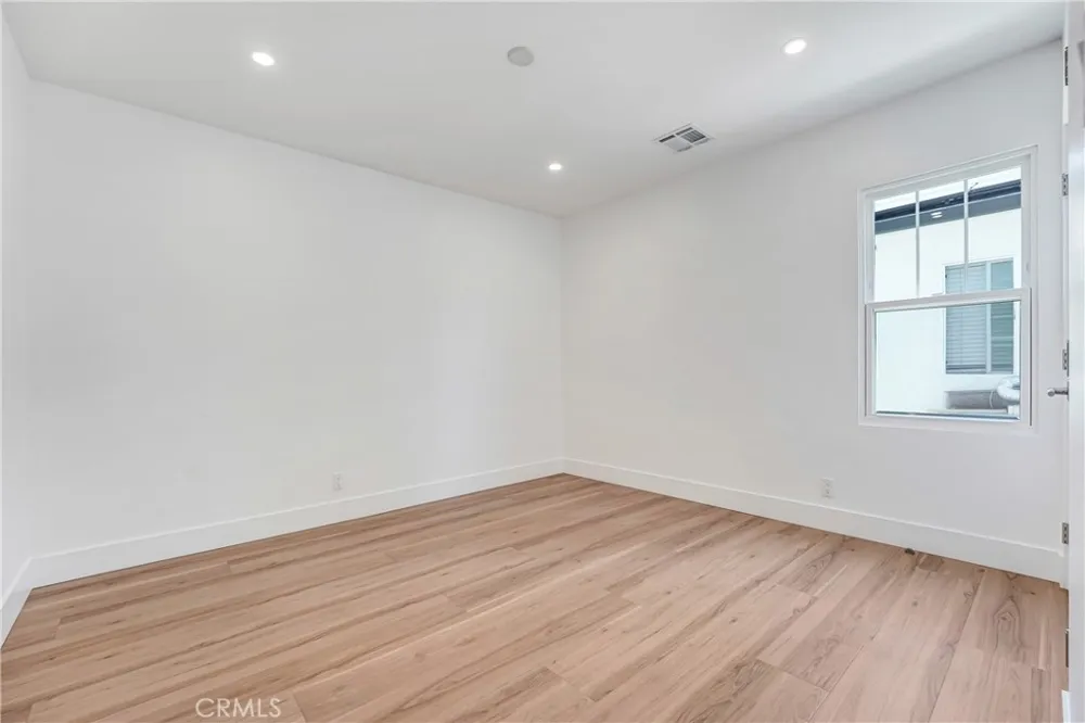 6722 Katherine Ave Van Nuys, CA 91405