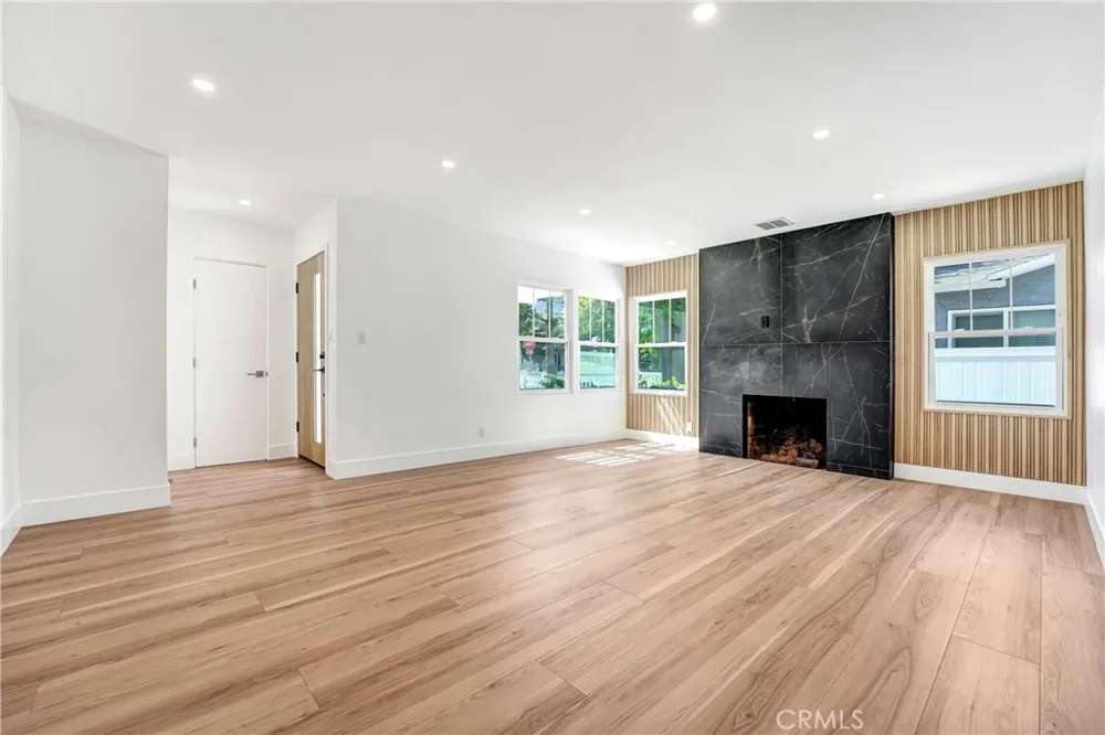 6722 Katherine Ave Van Nuys, CA 91405