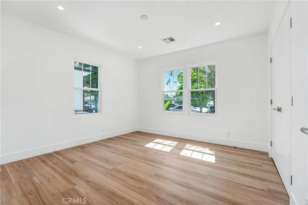 6722 Katherine Ave Van Nuys, CA 91405