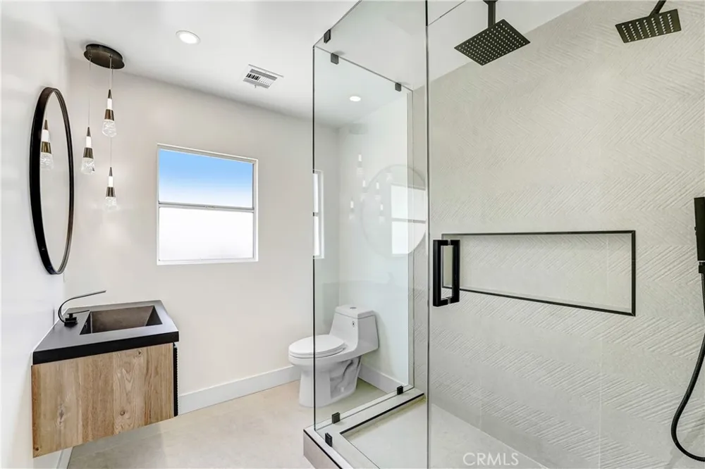 6722 Katherine Ave Van Nuys, CA 91405