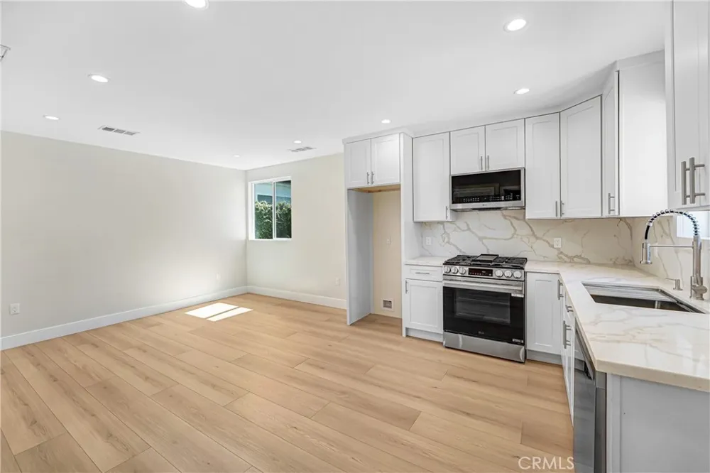 6722 Katherine Ave Van Nuys, CA 91405