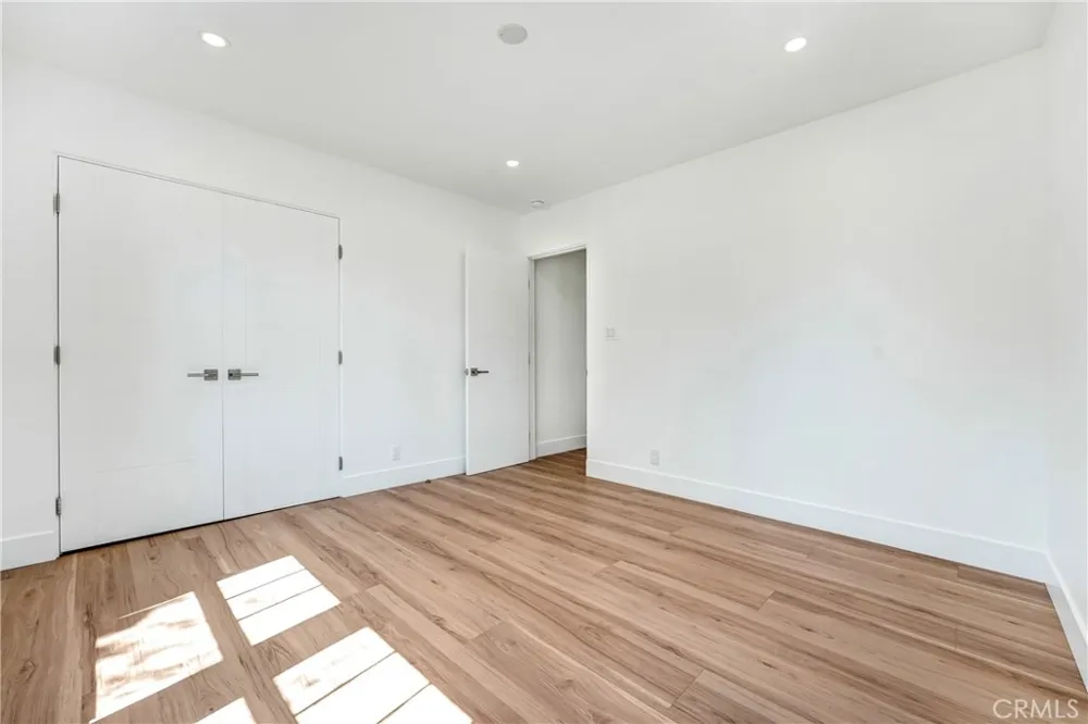 6722 Katherine Ave Van Nuys, CA 91405