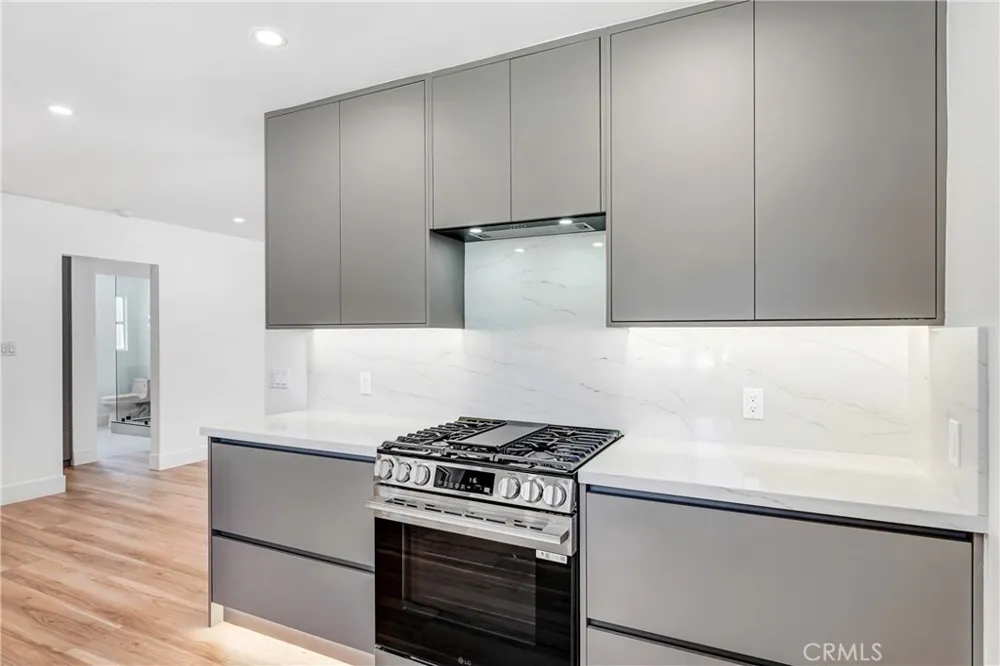 6722 Katherine Ave Van Nuys, CA 91405